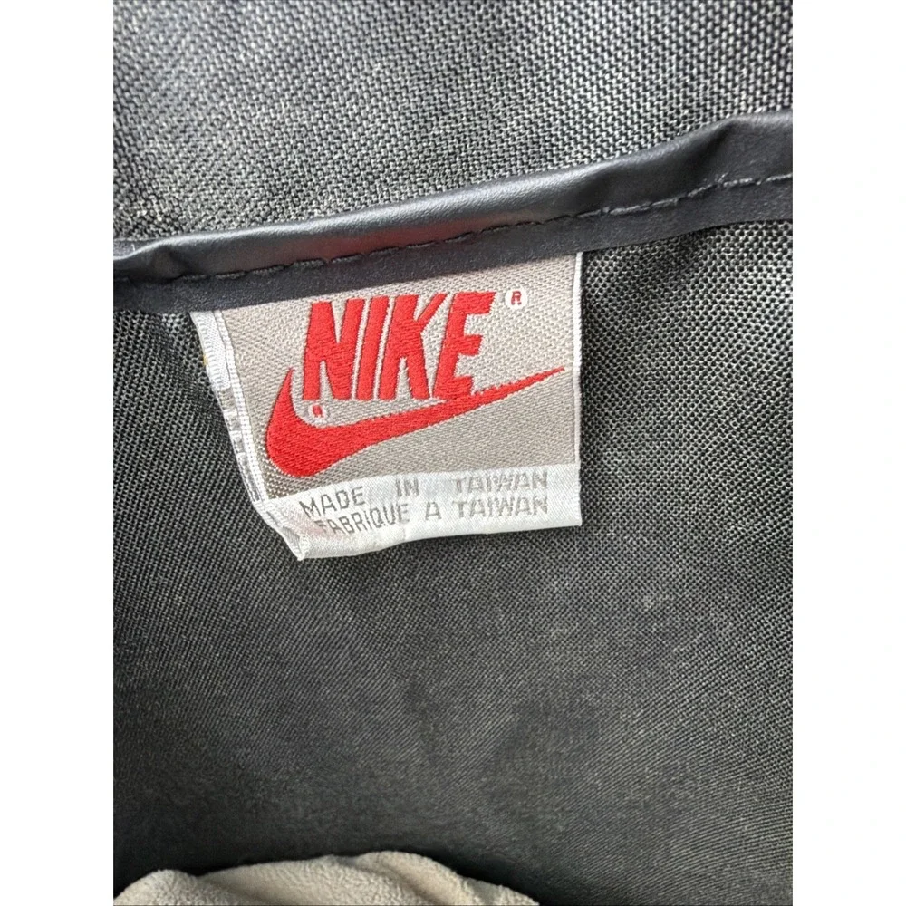 NIKE Spell Out Swoosh Athletic Duffle Gym Bag 80s 90s‎ Gray Tag Rare Vintage VTG